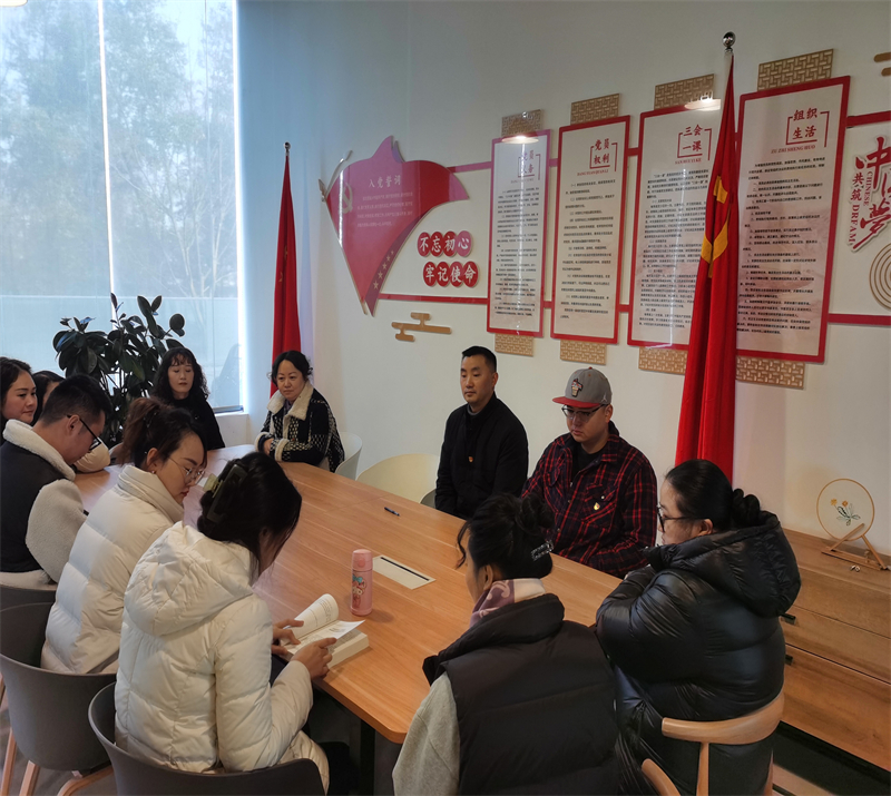 20231226多彩交投——高速運管公司機關(guān)黨支部到郫都蜀繡非遺工坊開展主題黨日活動3.jpg