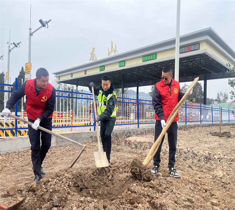 20240305—植樹節(jié)—以站為家，建設(shè)美好家園（成都高速運(yùn)營管理有限公司稿件報(bào)送單）(9)(1).jpg