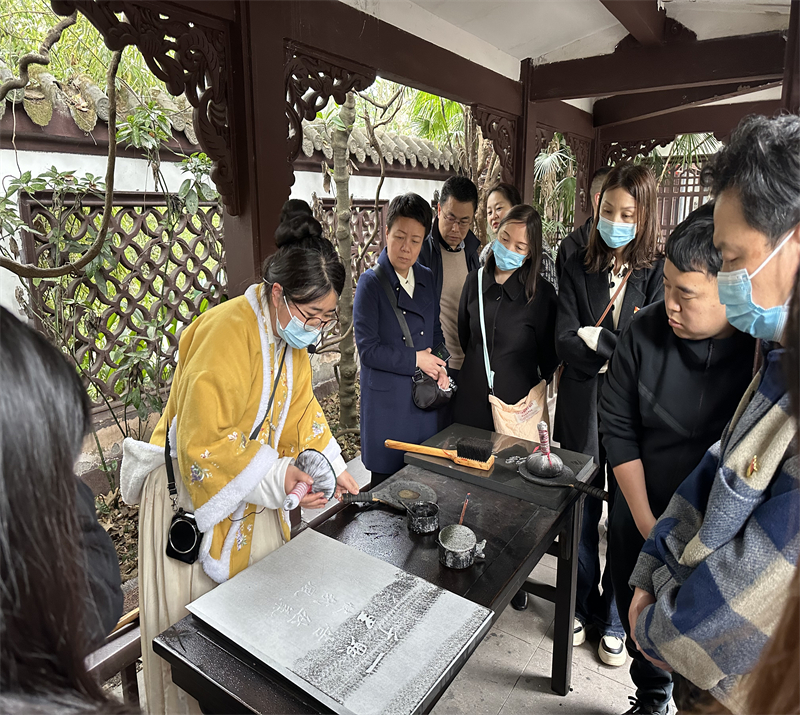 20240312城北高速公司黨支部開展“涵養(yǎng)良好家風(fēng)、傳承傳統(tǒng)文化”主題活動4.jpg