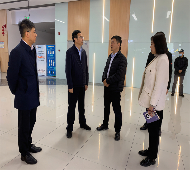楊坦帶隊(duì)到高速振興公司開展租賃資產(chǎn)安全管理檢查工作（1）.jpg
